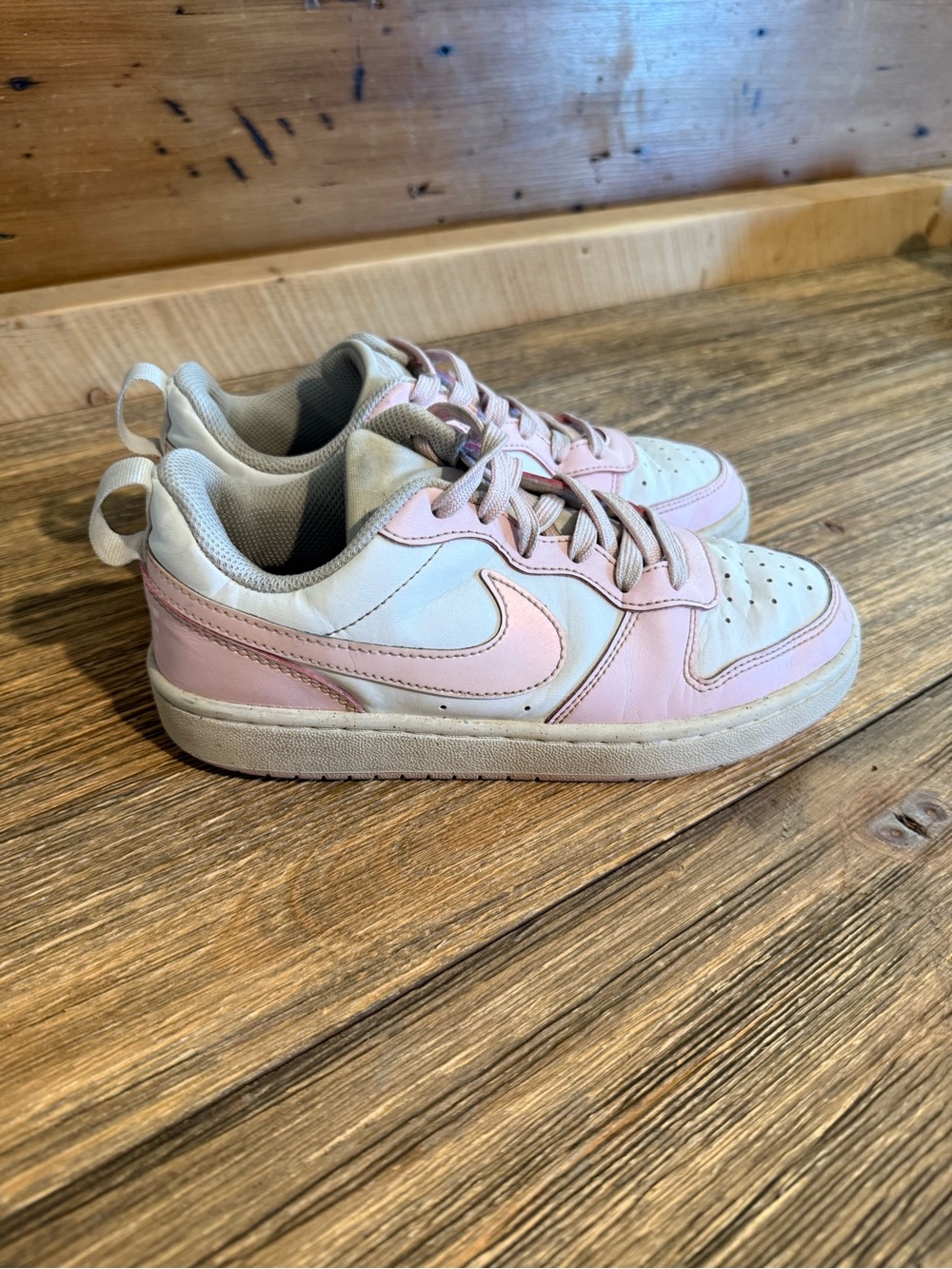 Nike Kids Low-Top Sneakers in White and Light Pink